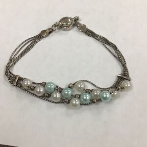 Beautiful, vintage, multi strand blue and white faux pearl bracelet with magneti